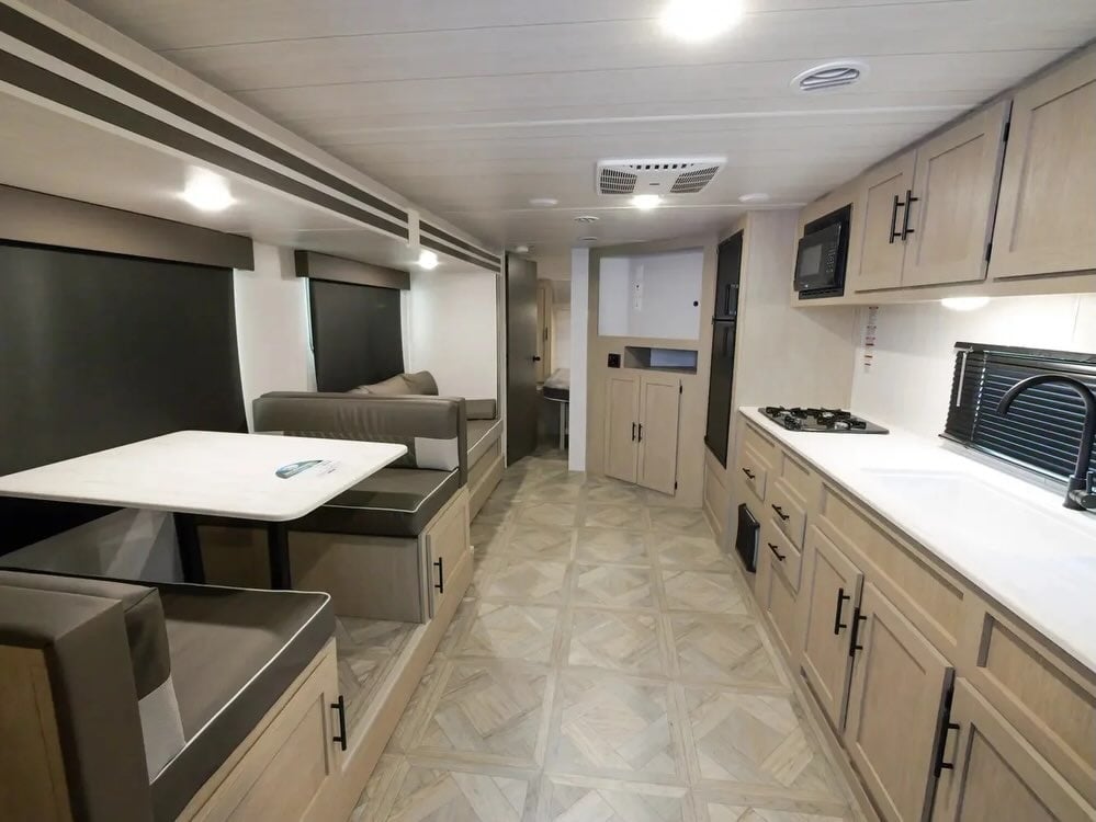26′ Bunkhouse Vacation Trailer